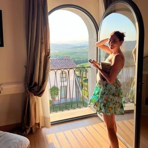 Meet your Posher, Raquel